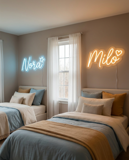 LED-Neonschild „Nora & Milo“ im gemeinsamen Kinderzimmer – Neon Atelier